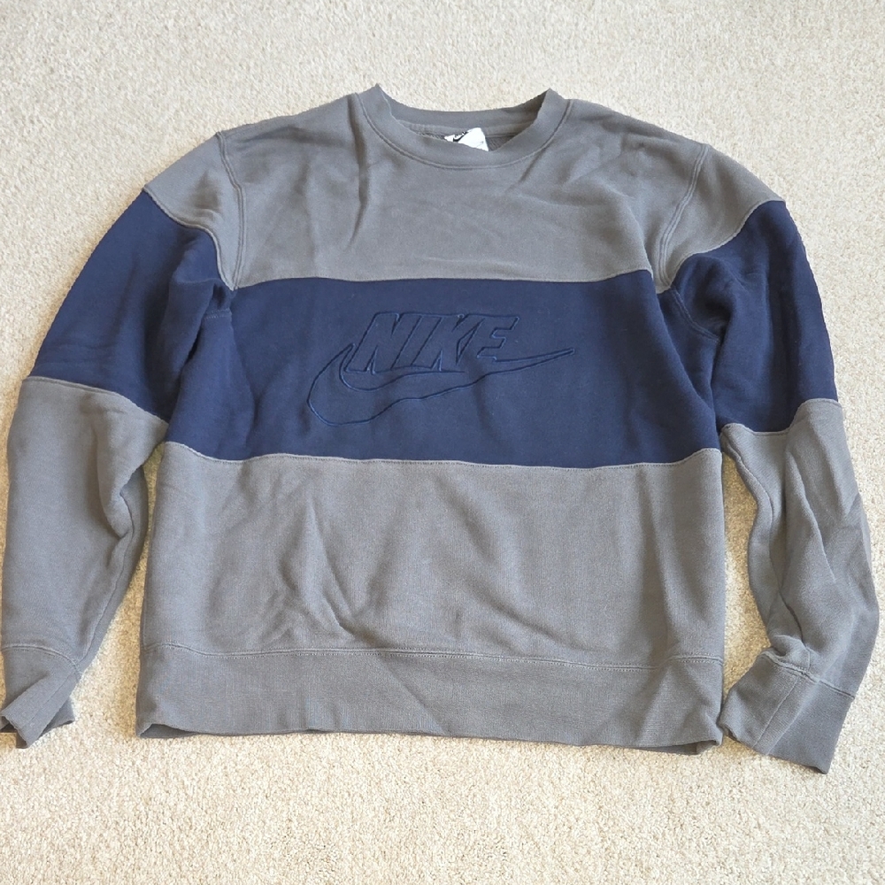 Nike Men's Two-Tone Gray and Navy Crewneck Sweater
